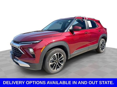 Used 2025 Chevrolet TrailBlazer LT AWD/4WD image 1