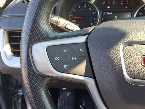 Used 2024 GMC Terrain SLE FWD image 17