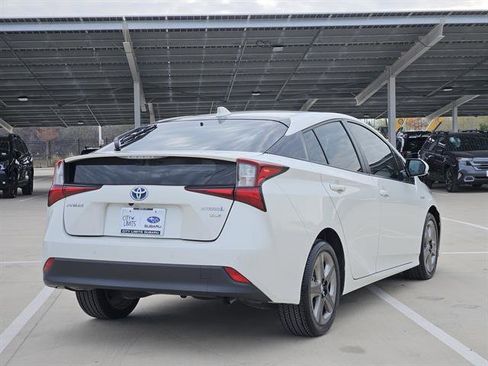 Used 2020 Toyota Prius XLE image 4