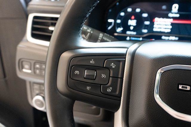 Used 2023 GMC Yukon Denali AWD/4WD image 32