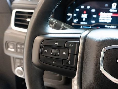 Used 2023 GMC Yukon Denali AWD/4WD image 32