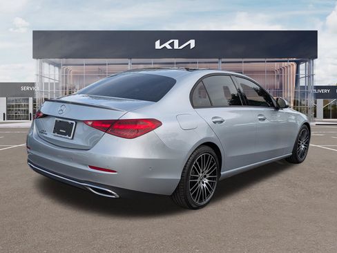 Used 2022 Mercedes-Benz C 300 Sedan image 4