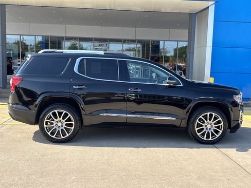 Used 2023 GMC Acadia Denali FWD image 2