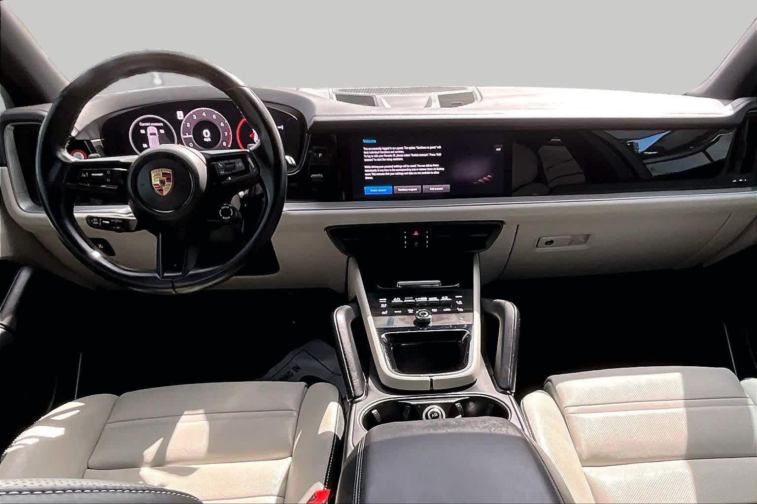 Used 2024 Porsche Cayenne AWD/4WD image 16