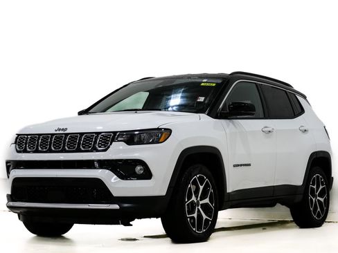 Used 2025 Jeep Compass Limited image 3