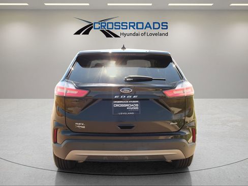 Used 2021 Ford Edge SEL w/ Convenience Package image 4
