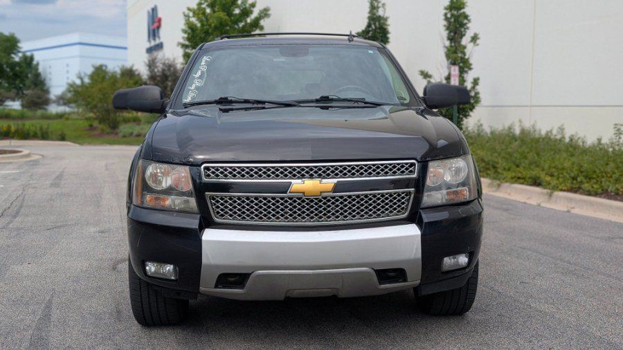 Used 2010 Chevrolet Suburban LT w/ Luxury Package AWD/4WD image 10