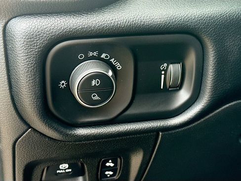 Used 2021 RAM 1500 Big Horn AWD/4WD image 10
