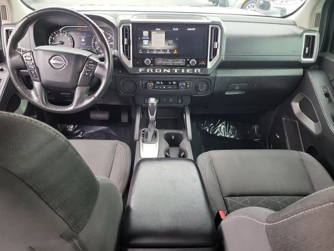 Used 2025 Nissan Frontier SV w/ SV Convenience Package image 14