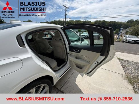 Used 2019 Volvo S60 T5 Momentum w/ Multimedia Package FWD image 51