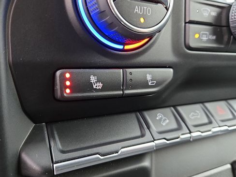 Certified 2022 Chevrolet Silverado 1500 LT Trail Boss image 19