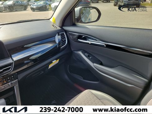 New 2026 Kia Seltos S FWD image 16