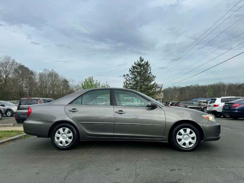 Used 2002 Toyota Camry LE image 4