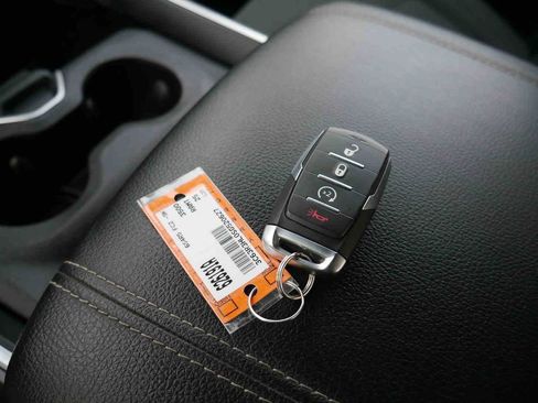 Certified 2025 RAM 3500 Big Horn image 30