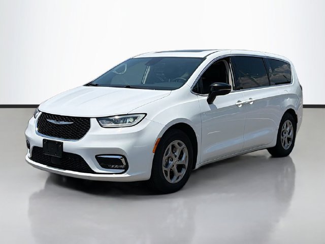 Used 2024 Chrysler Pacifica Touring-L FWD image 7