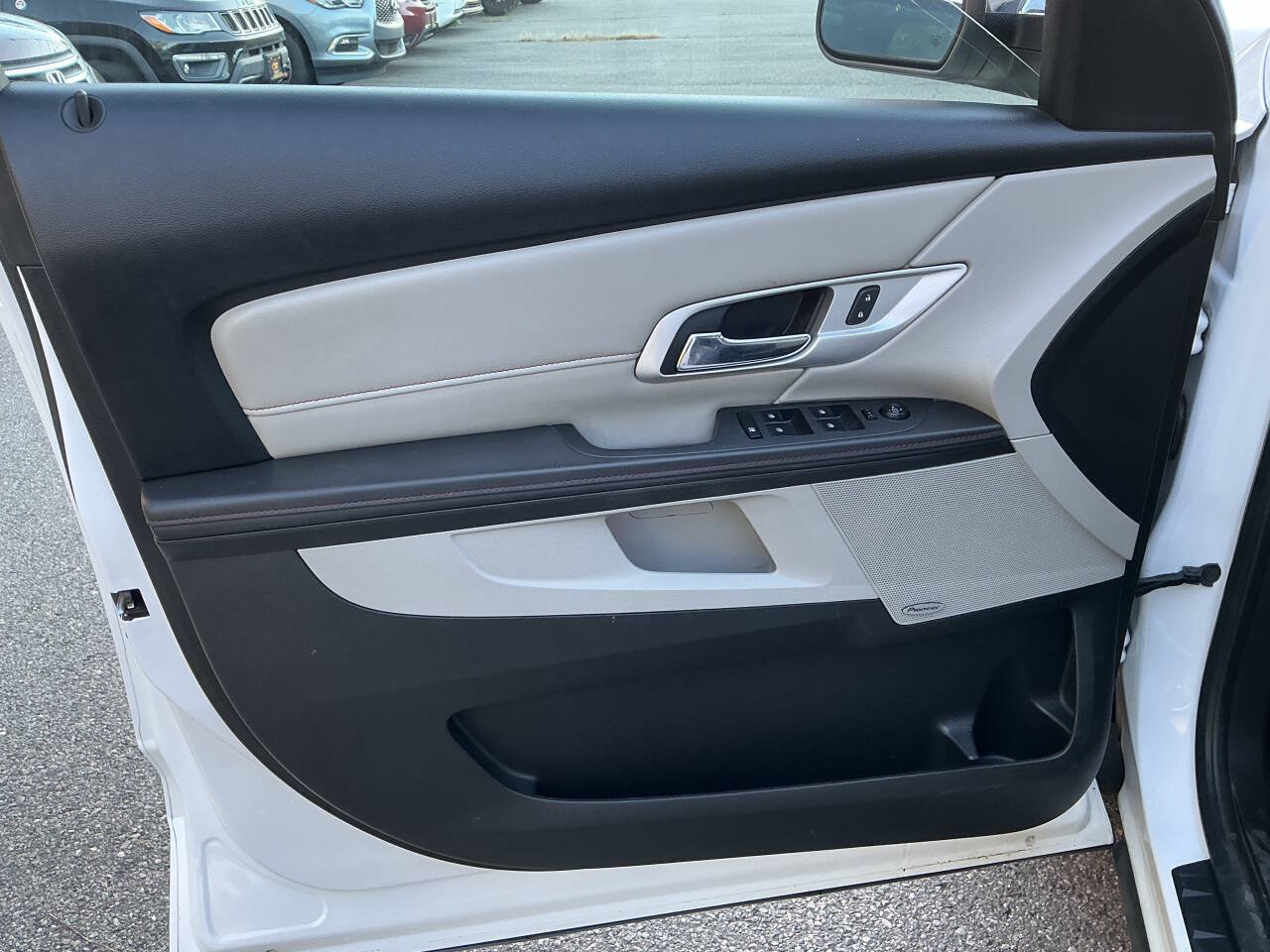 Used 2012 GMC Terrain SLT w/ Chrome and Technology Package AWD/4WD image 16