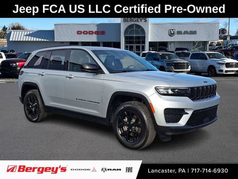 Used 2024 Jeep Grand Cherokee Altitude image 1