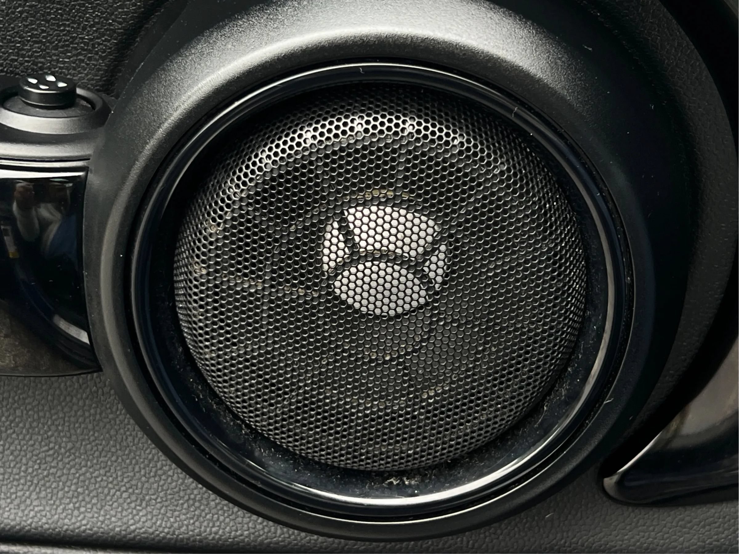 Used 2015 MINI Cooper 4-Door Hardtop FWD image 46