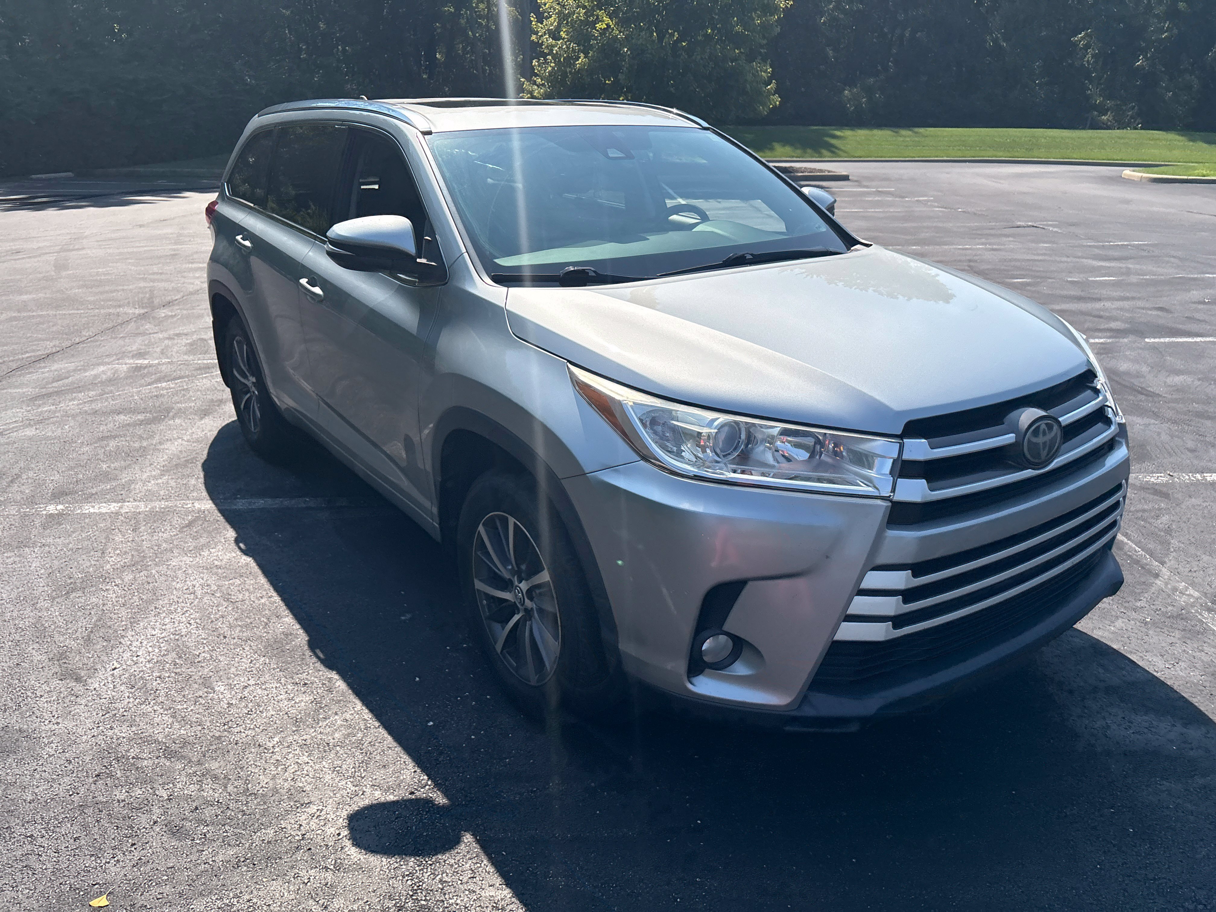 Used 2017 Toyota Highlander XLE AWD/4WD image 18