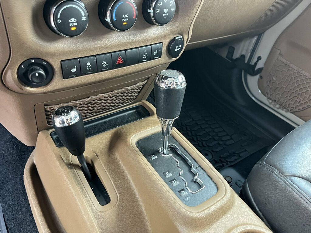 Used 2017 Jeep Wrangler Unlimited Rubicon AWD/4WD image 34