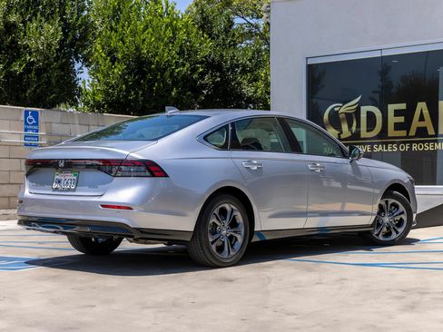 Used 2024 Honda Accord EX-L image 12
