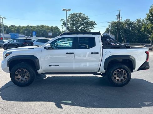 Used 2026 Toyota Tacoma 4x4 Double Cab Hybrid image 7