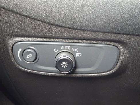 Used 2023 Chevrolet Equinox RS AWD/4WD image 23