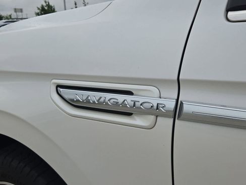 Used 2019 Lincoln Navigator Reserve AWD/4WD image 11