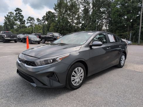 Used 2023 Kia Forte LX FWD image 4