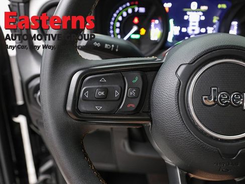 Used 2024 Jeep Wrangler Unlimited AWD/4WD image 15