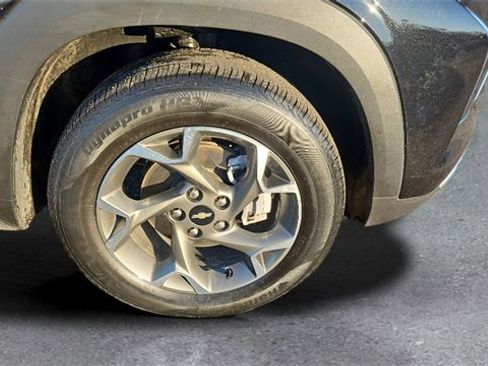 Used 2024 Chevrolet Trax LT w/ Driver Confidence Package image 18