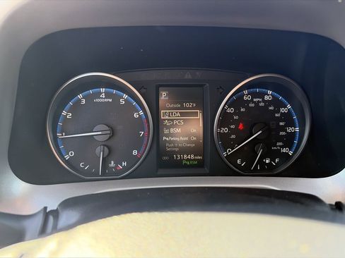 Used 2018 Toyota RAV4 XLE FWD image 33