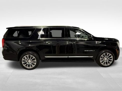 Certified 2025 GMC Yukon XL Denali image 8