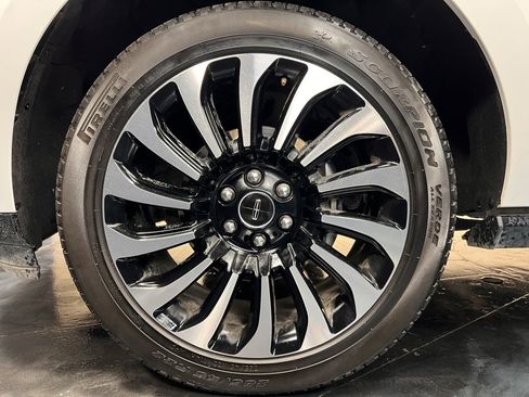 Used 2022 Lincoln Navigator Black Label image 32