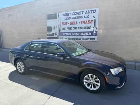 Used 2016 Chrysler 300 Limited RWD image 2