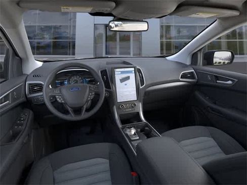 New 2024 Ford Edge SE image 9