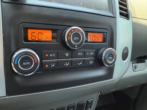 Used 2021 Nissan Frontier SV w/ Midnight Edition Floor Mats image 30