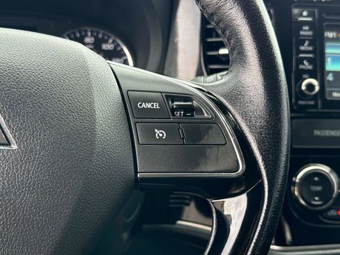 Used 2016 Mitsubishi Outlander SEL FWD image 27
