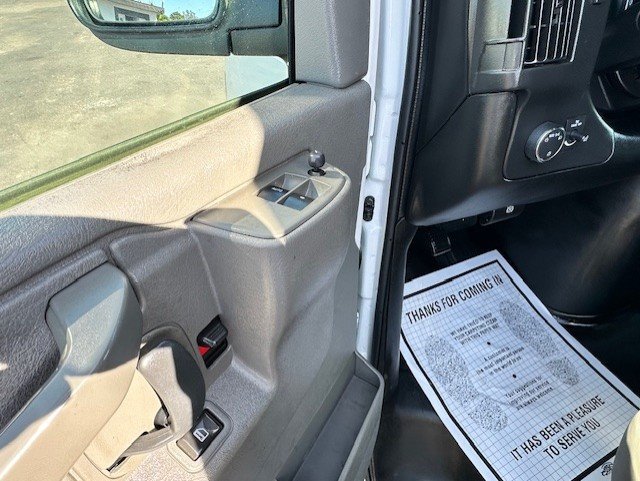 Used 2016 Chevrolet Express 2500 RWD image 14