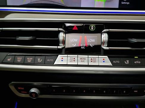Used 2022 BMW X5 sDrive40i w/ M Sport Package RWD image 68