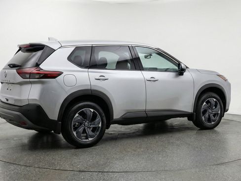 Used 2025 Nissan Rogue SV FWD image 9