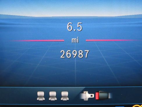 Used 2025 Mercedes-Benz E 350 4MATIC Sedan image 9