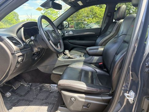 Used 2018 Jeep Grand Cherokee Trailhawk w/ Trailhawk Luxury Group AWD/4WD image 11