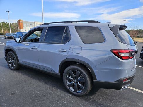 New 2025 Honda Pilot Sport image 5