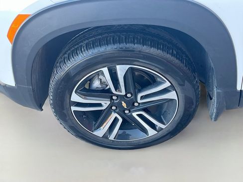 Used 2024 Chevrolet TrailBlazer LT w/ Convenience Package AWD/4WD image 30