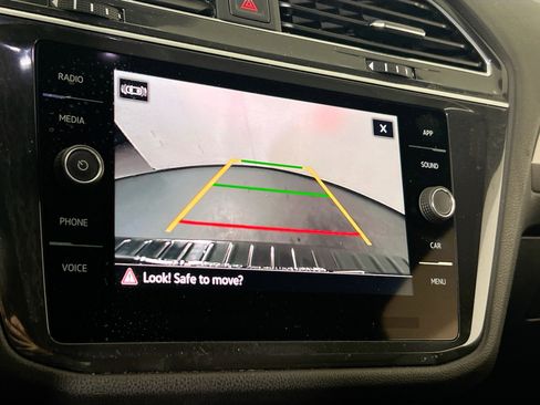 Used 2023 Volkswagen Tiguan SE R-Line image 13