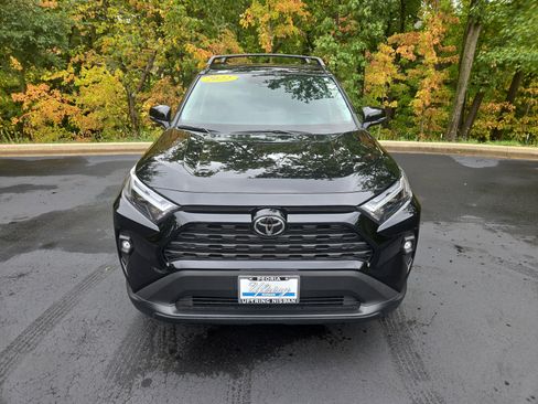 Used 2022 Toyota RAV4 XLE Premium image 7