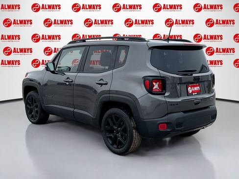 Used 2018 Jeep Renegade Altitude image 8
