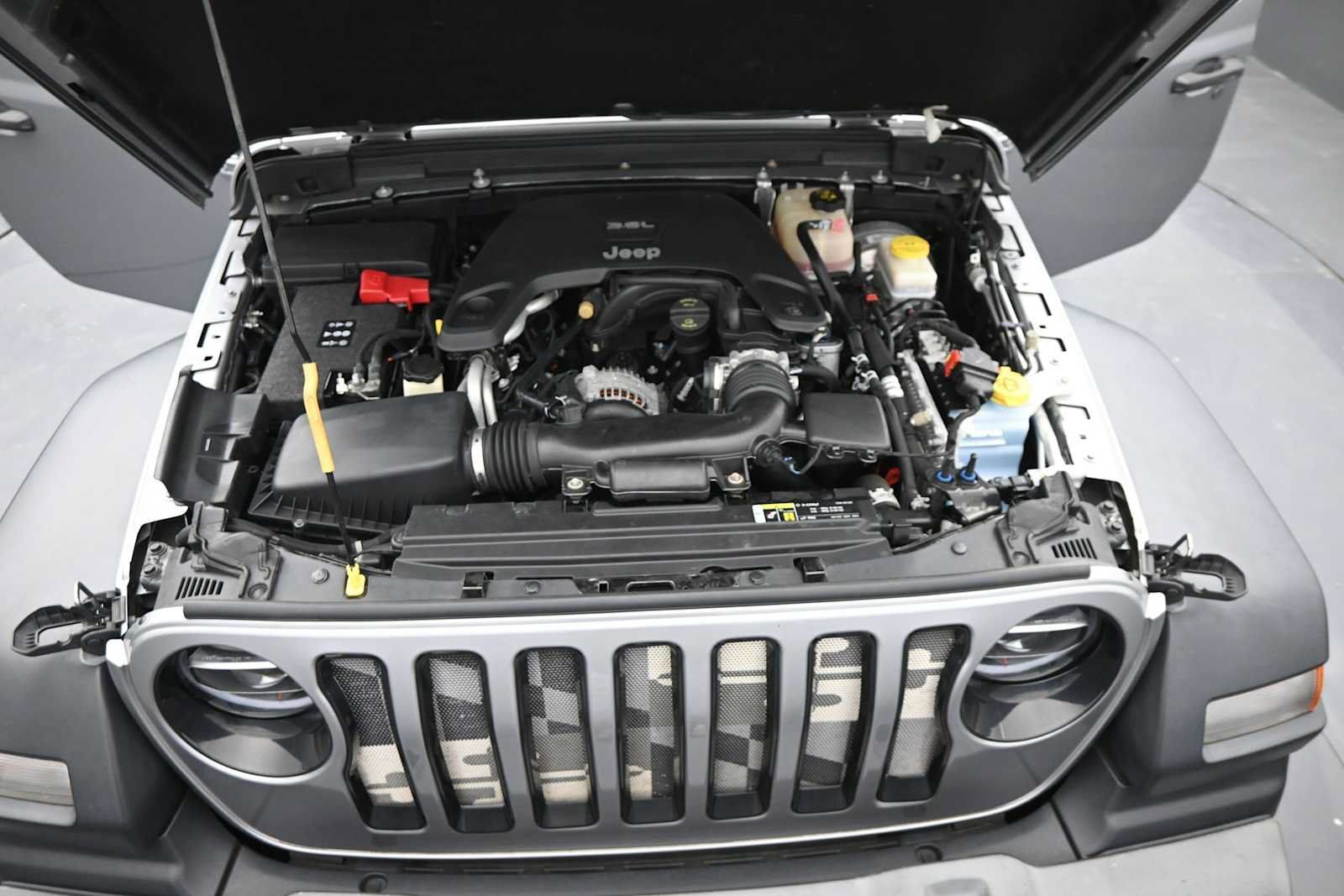 Used 2018 Jeep Wrangler Unlimited Sport S AWD/4WD image 23
