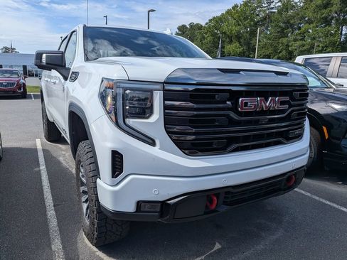 Used 2023 GMC Sierra 1500 AT4 w/ Technology Package AWD/4WD image 13